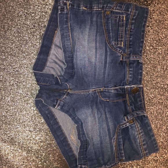 GUESS booty shorts - Picture 2 of 3